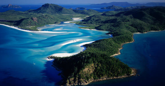 Whitehaven Beach Whitsunday Islands Snorkel Sail Image 5 an island in the middle of a body of water